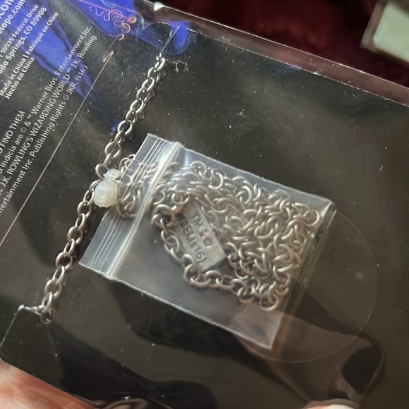 Fantastic Beasts Queenie Goldstein Wand Necklace (NWT) - Picture 6 of 6